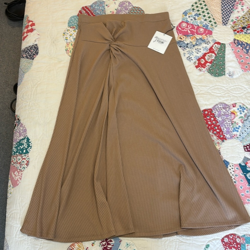 Sarah Liller Madrid Twist Midi Skirt Sz M NWT